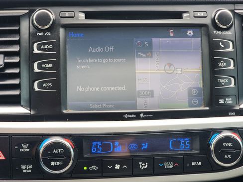 Used 2015 Toyota Highlander XLE image 15