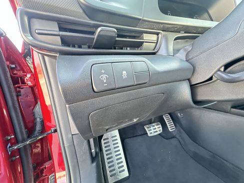 Used 2025 Hyundai Elantra Sport image 17