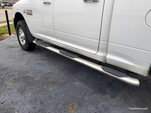 Used 2018 RAM 2500 SLT image 2