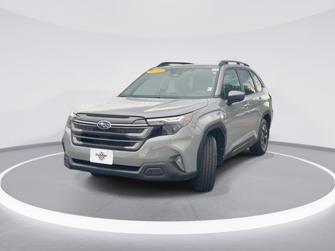Certified 2026 Subaru Forester Premium w/ Base/Premium Package AWD/4WD image 3