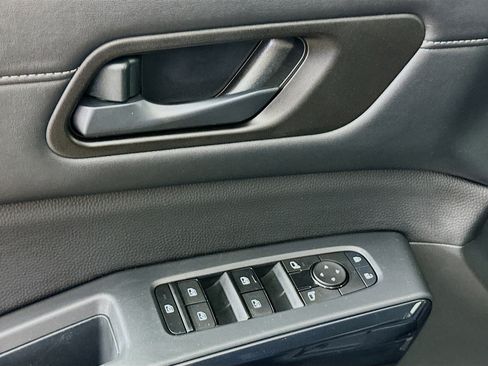 Used 2024 Nissan Pathfinder S w/ Cargo Package AWD/4WD image 15