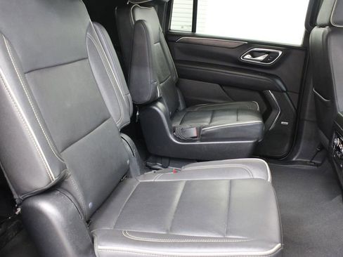 Used 2023 Chevrolet Suburban Premier image 20