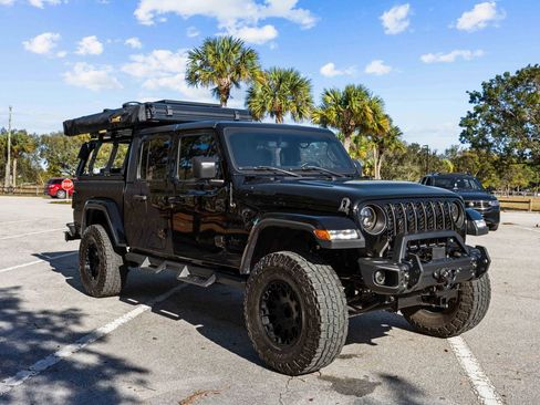 Used 2020 Jeep Gladiator Sport AWD/4WD image 4
