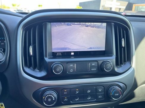 Used 2019 Chevrolet Colorado LT image 12