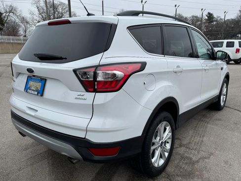 Used 2018 Ford Escape SE image 3