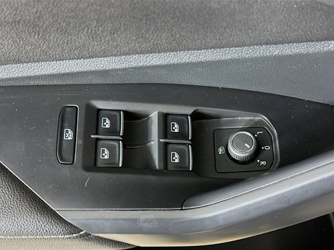 Used 2025 Volkswagen Jetta S image 15