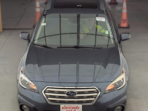 Used 2017 Subaru Outback 3.6R Limited AWD/4WD image 2