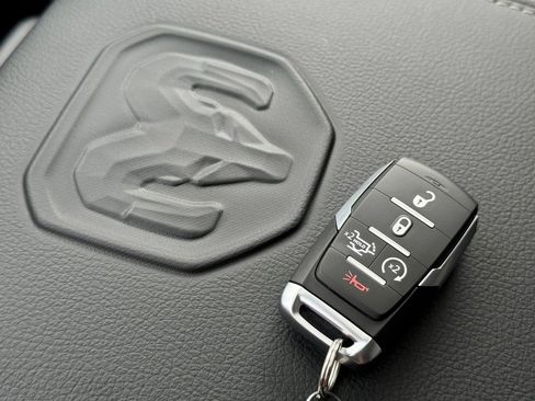 New 2026 RAM 1500 Laramie AWD/4WD image 24