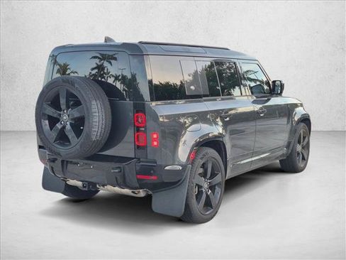 Used 2024 Land Rover Defender 110 X-Dynamic SE AWD/4WD image 5
