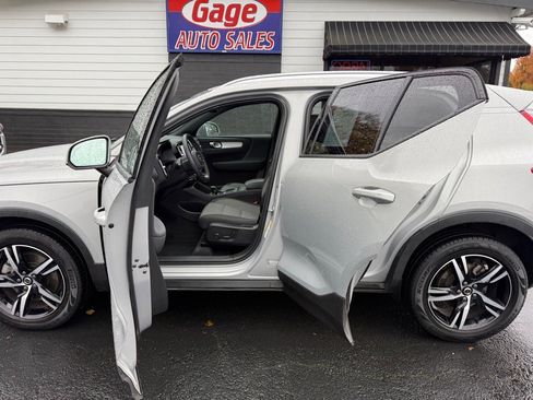 Used 2023 Volvo XC40 B5 Core AWD/4WD image 19