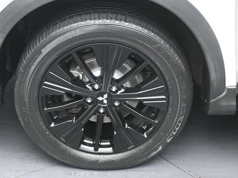 Used 2020 Mitsubishi Eclipse Cross LE AWD/4WD image 32