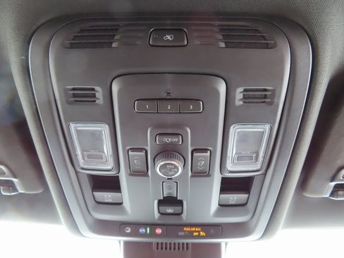 Used 2024 GMC Yukon Denali Ultimate image 28