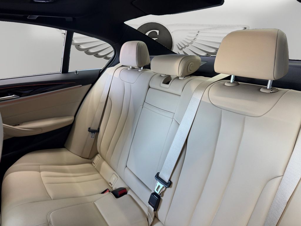 Used 2019 BMW 530i w/ Convenience Package RWD image 13