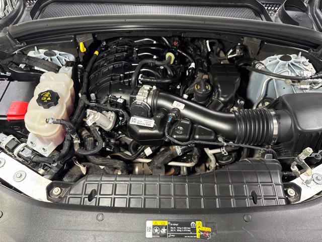 Used 2023 Jeep Grand Cherokee Laredo AWD/4WD image 7