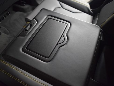 Used 2025 Lamborghini Urus SE image 21