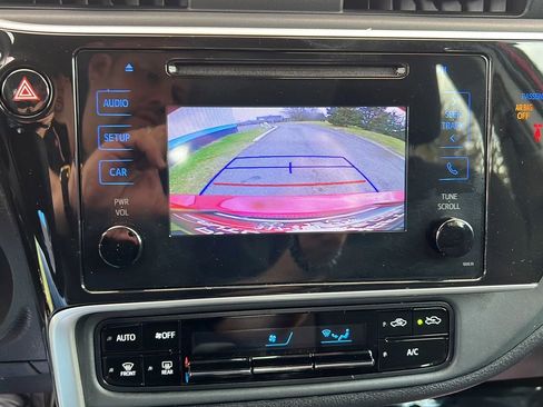 Used 2019 Toyota Corolla LE image 15