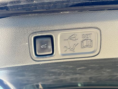 Used 2021 Ford Expedition Max Limited image 17