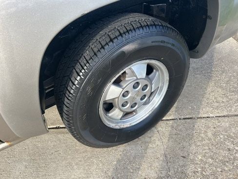 Used 2000 Chevrolet Suburban LS w/ LS Preferred Equipment Group image 6