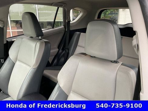 Used 2013 Toyota RAV4 Limited AWD/4WD image 32