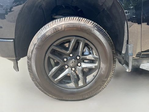 Used 2024 Chevrolet Silverado 1500 Custom Trail Boss AWD/4WD image 27
