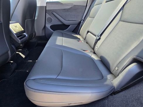 Used 2026 Tesla Model Y 2WD image 11