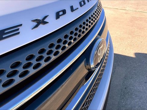 Used 2015 Ford Explorer XLT w/ Equipment Group 202A image 27