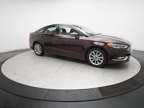 Used 2017 Ford Fusion SE w/ Fusion SE Technology Package FWD image 37