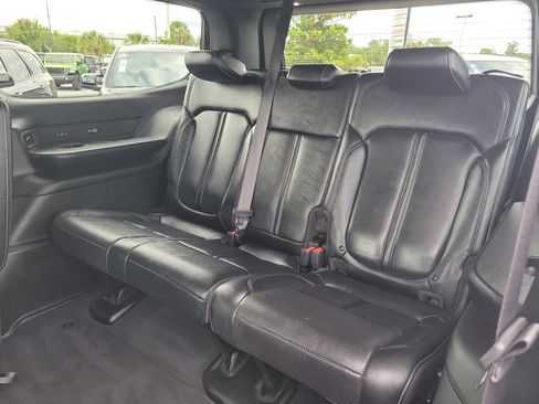 Certified 2022 Jeep Wagoneer Series III w/ Flexible Seating Group RWD image 16