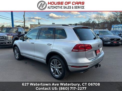 Used 2016 Volkswagen Touareg Sport image 3