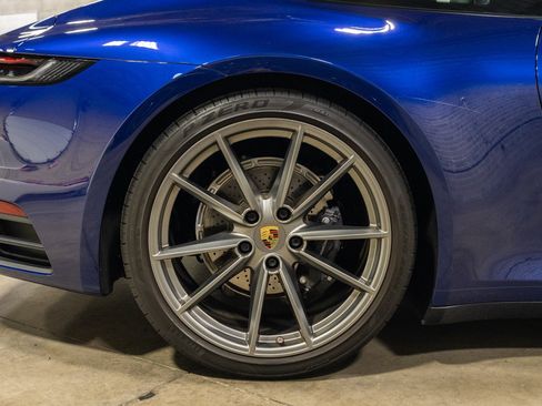 Used 2020 Porsche 911 Carrera w/ Premium Package RWD image 29