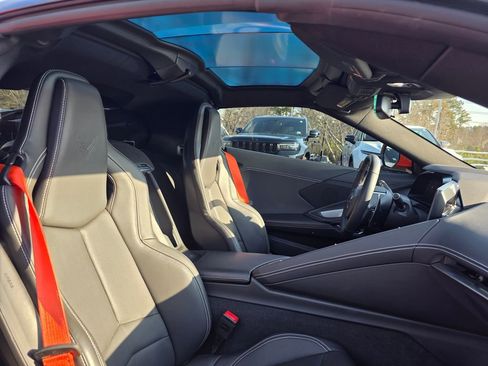 Used 2021 Chevrolet Corvette Stingray Coupe w/ Z51 Performance Package image 7