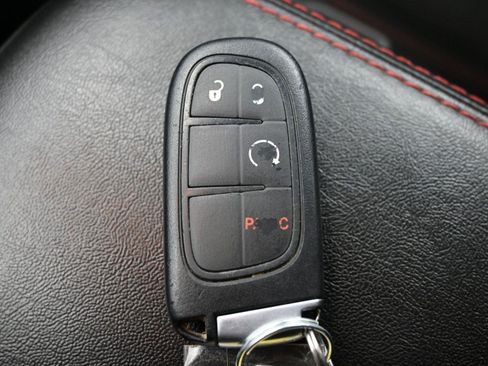 Used 2021 Jeep Cherokee Trailhawk image 28