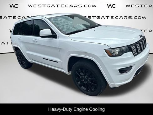 Used 2017 Jeep Grand Cherokee Altitude RWD image 34