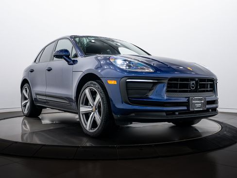Certified 2026 Porsche Macan image 9