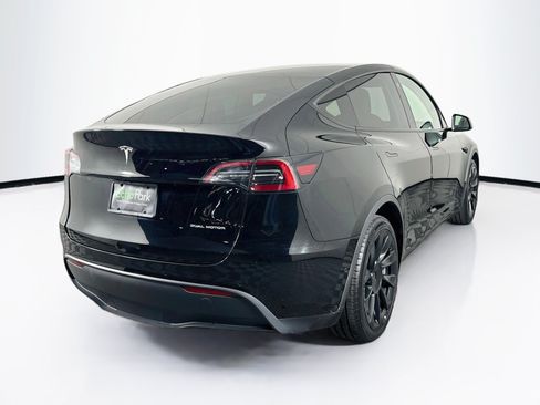 Used 2021 Tesla Model Y Long Range AWD/4WD image 9