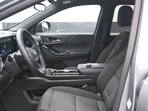 Used 2025 Chevrolet Equinox LT AWD/4WD image 6