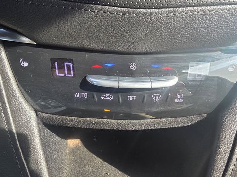 Used 2017 Cadillac XT5 Luxury w/ Driver Awareness Package image 20