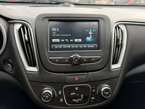 Used 2018 Chevrolet Malibu LS FWD image 19