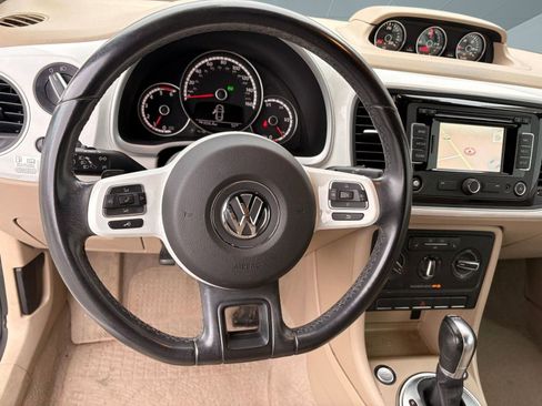 Used 2015 Volkswagen Beetle TDI image 16