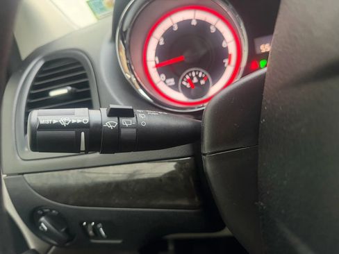 Used 2018 Dodge Grand Caravan SE w/ UConnect Hands-Free Group image 14