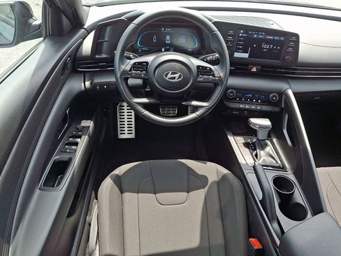 Certified 2025 Hyundai Elantra Sport FWD image 11