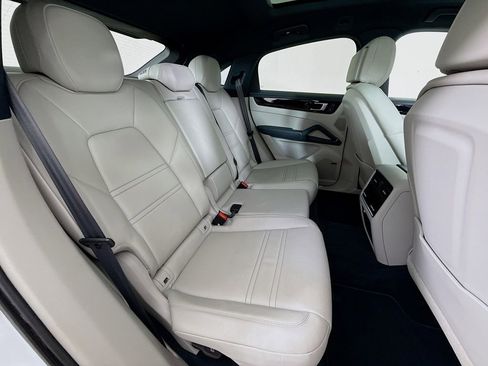 Certified 2023 Porsche Cayenne S AWD/4WD image 29