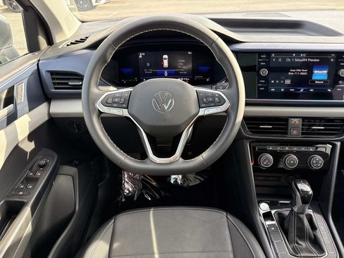 Used 2023 Volkswagen Taos SE w/ Panoramic Sunroof Package FWD image 13