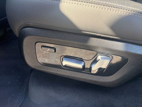 Used 2019 BMW X7 xDrive50i w/ Premium Package image 11