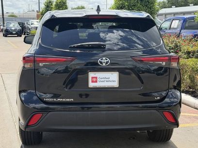 Certified 2025 Toyota Highlander LE