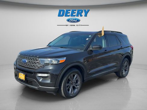 Certified 2024 Ford Explorer XLT w/ Equipment Group 202A AWD/4WD image 3