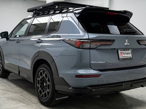 Used 2025 Mitsubishi Outlander Trail Edition image 7
