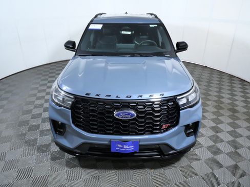 Certified 2025 Ford Explorer ST AWD/4WD image 3