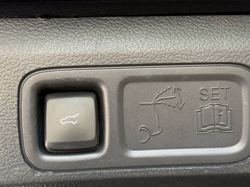 Used 2024 Ford Expedition Limited AWD/4WD image 23