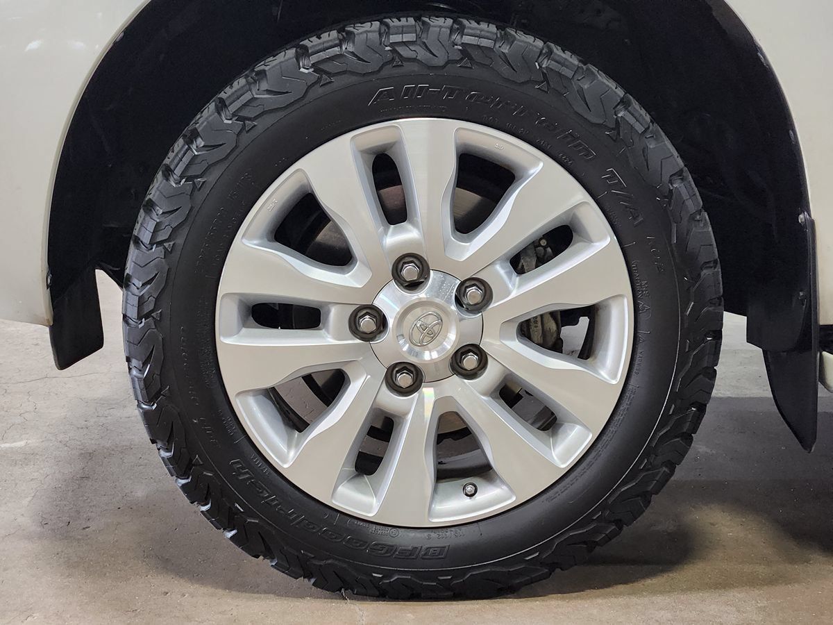Used 2020 Toyota Sequoia Platinum RWD image 28